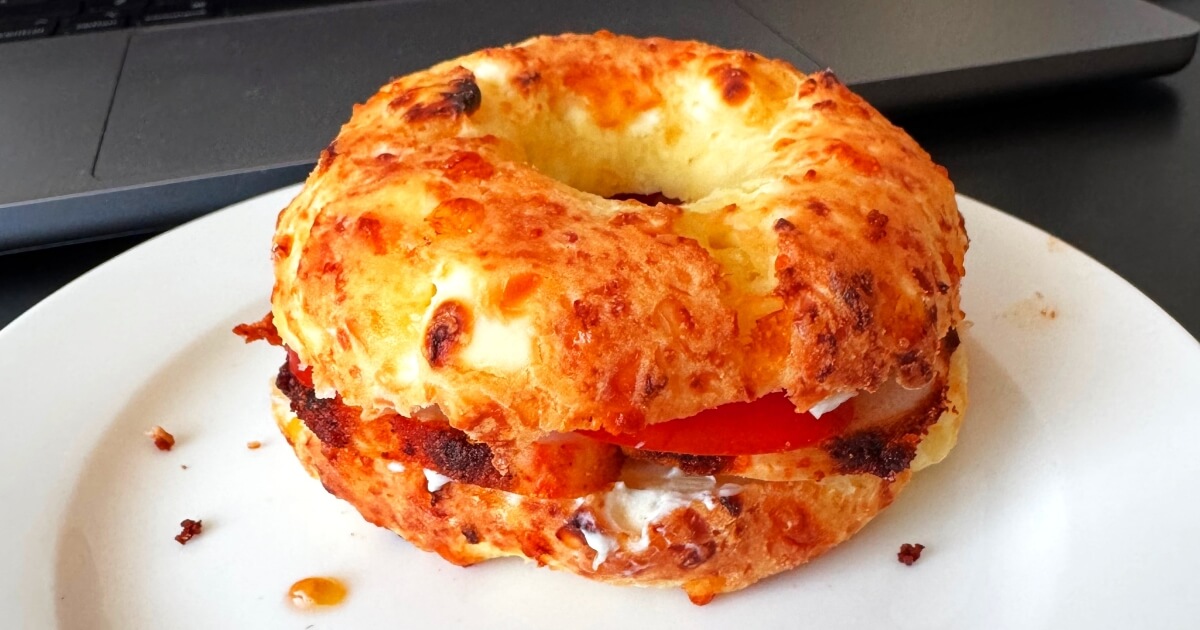 High-Protein Cheese Bagel Sandwich (360 Cal)