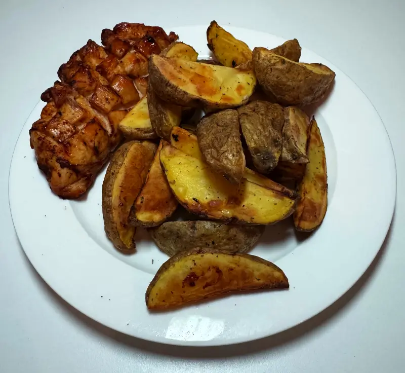 Seasoned Air Fryer Potato Wedges