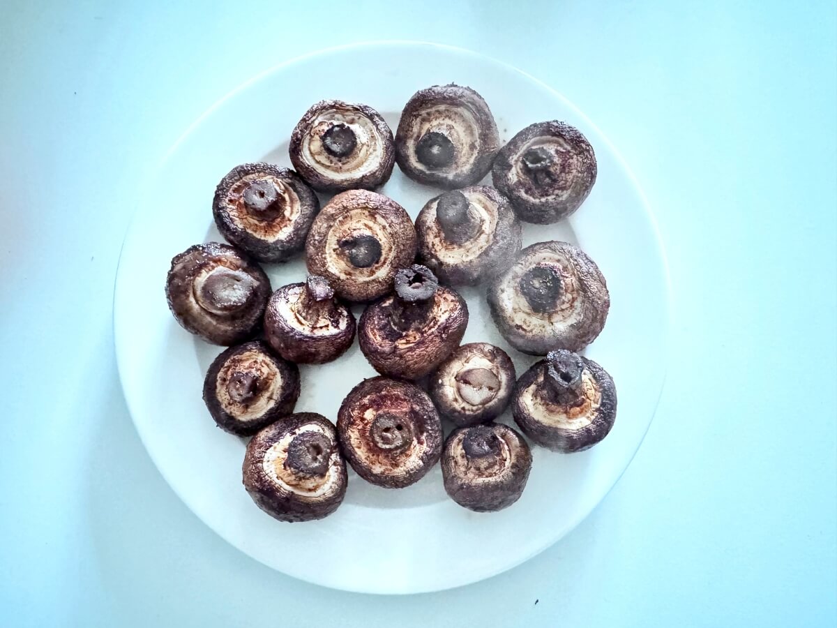 Soy-Garlic Air Fryer Mushrooms (70 Cal)
