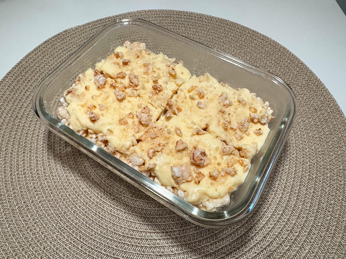 Scatter crumbs on top and chill