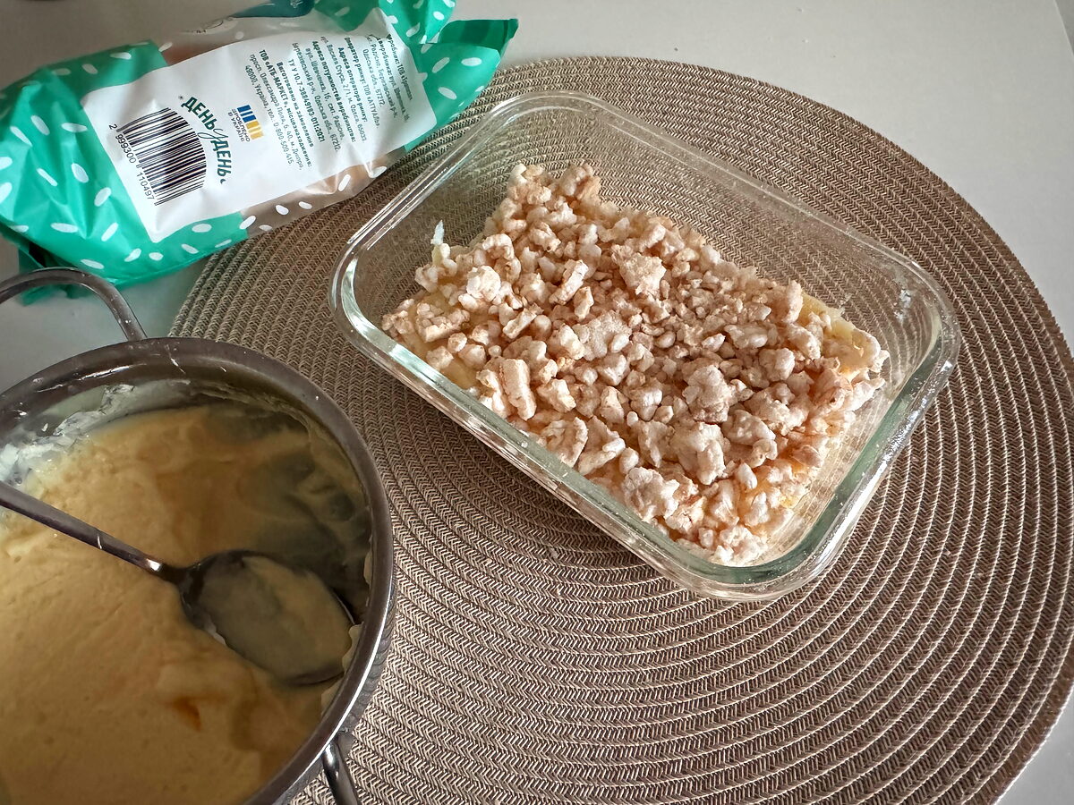 Second layer of crumbs